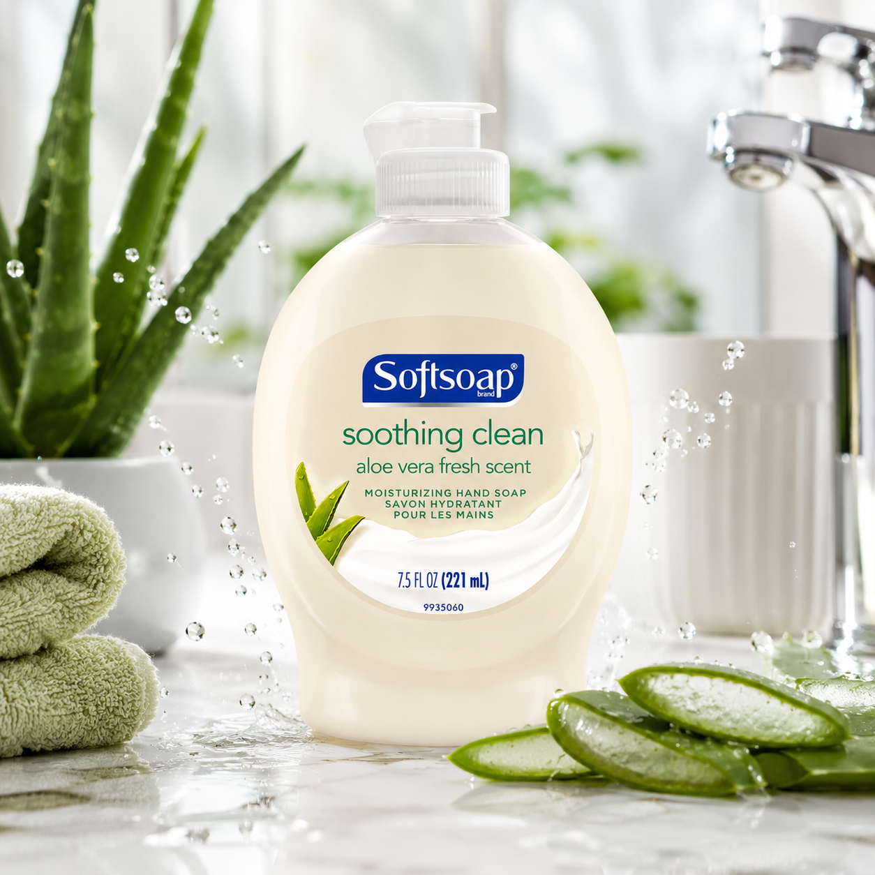Softsoap Aloe Vera Fresh Liquid Hand Soap with Flip Top Cap Soothing 7.5 Fl. Oz
