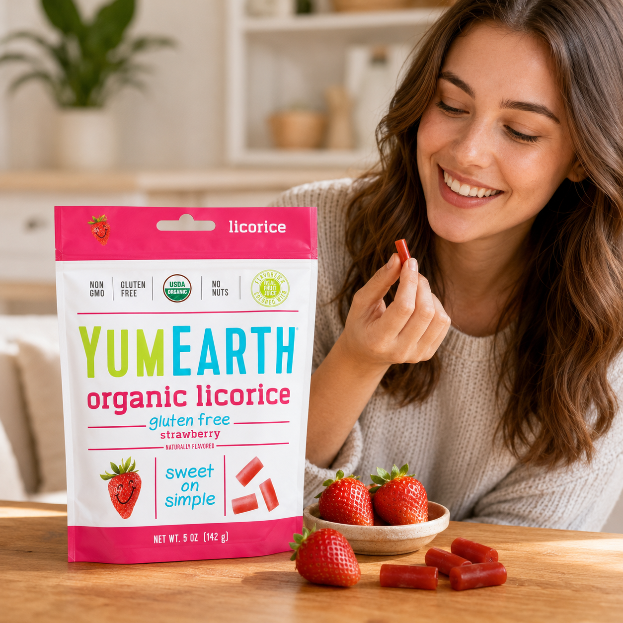 YumEarth Organic Gluten Free Strawberry Licorice Snack Packs - Allergy Friendly, Gluten Free, Non-GMO, Vegan, No Artificial Flavors or Dyes - 5 Ounce (Pack of 2)